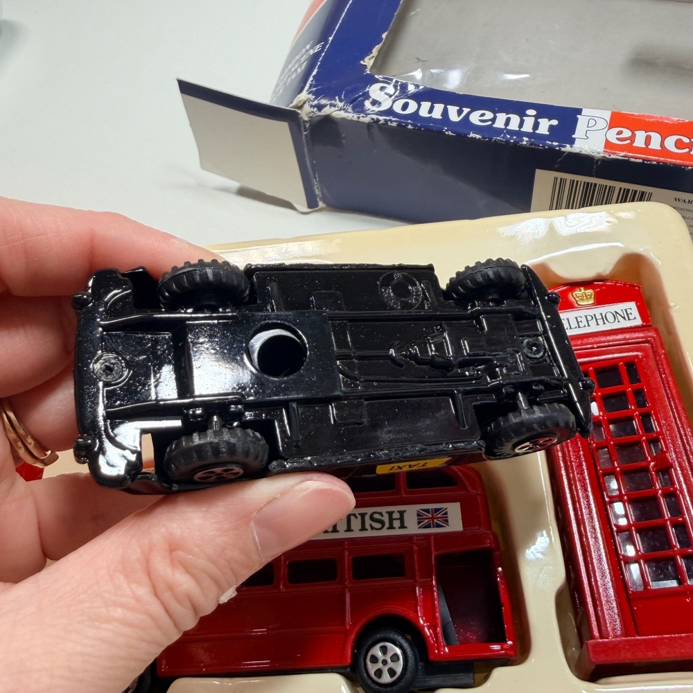 Souvenir London Street Scene Die-Cast Pencil Sharpeners Set Bus Taxi Phone Box - Picture 8 of 13